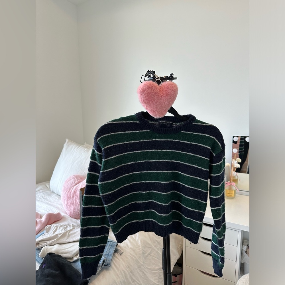 Brandy Melville sweater